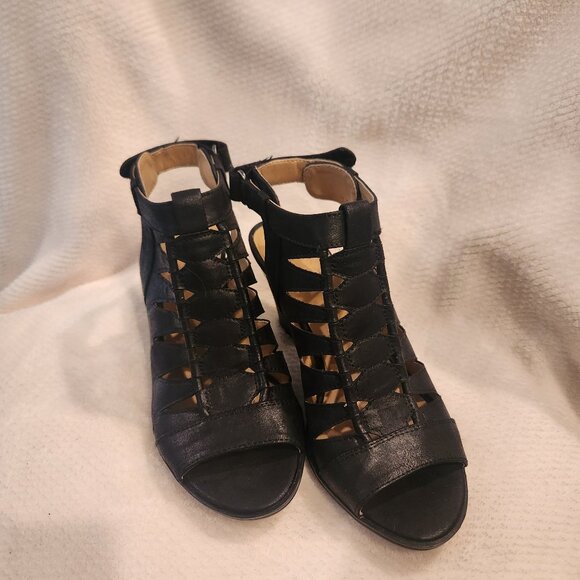 Naturalizer Heeled Black Sandals size 6 - Picture 1 of 3